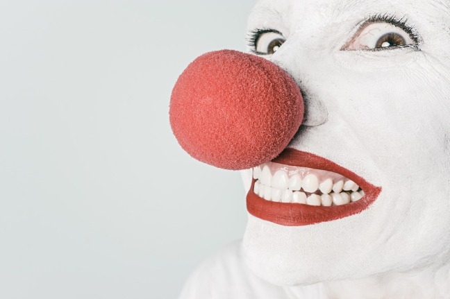 white face clown